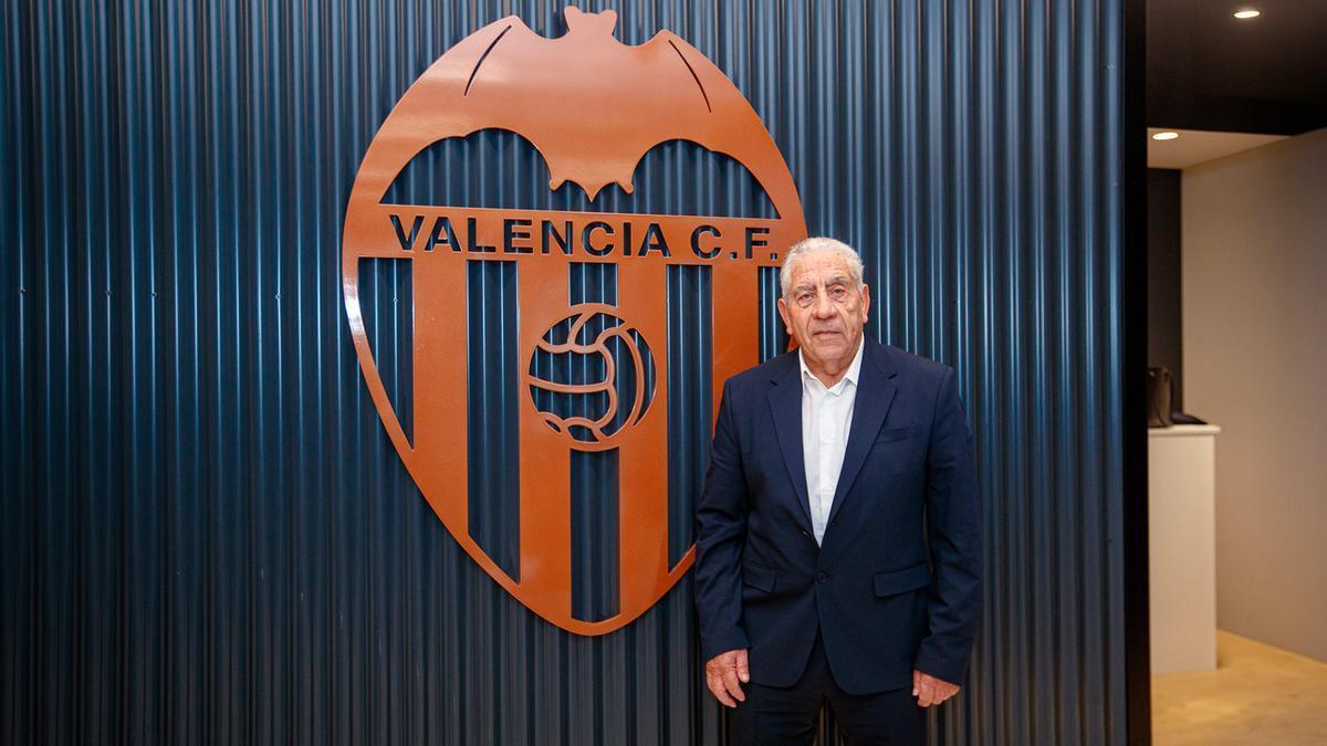 El Valencia CF rinde homenaje a Pepe Claramunt en el partido 1.500 de Liga en Mestalla — image 1