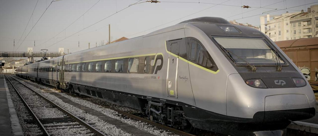 Tren de Alta Velocidad Alfa Pendular de Comboios de Portugal, el AVE portugués