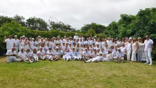 Celebración inolvidable: música, amistad y 15 años de unión en La Caprichosa