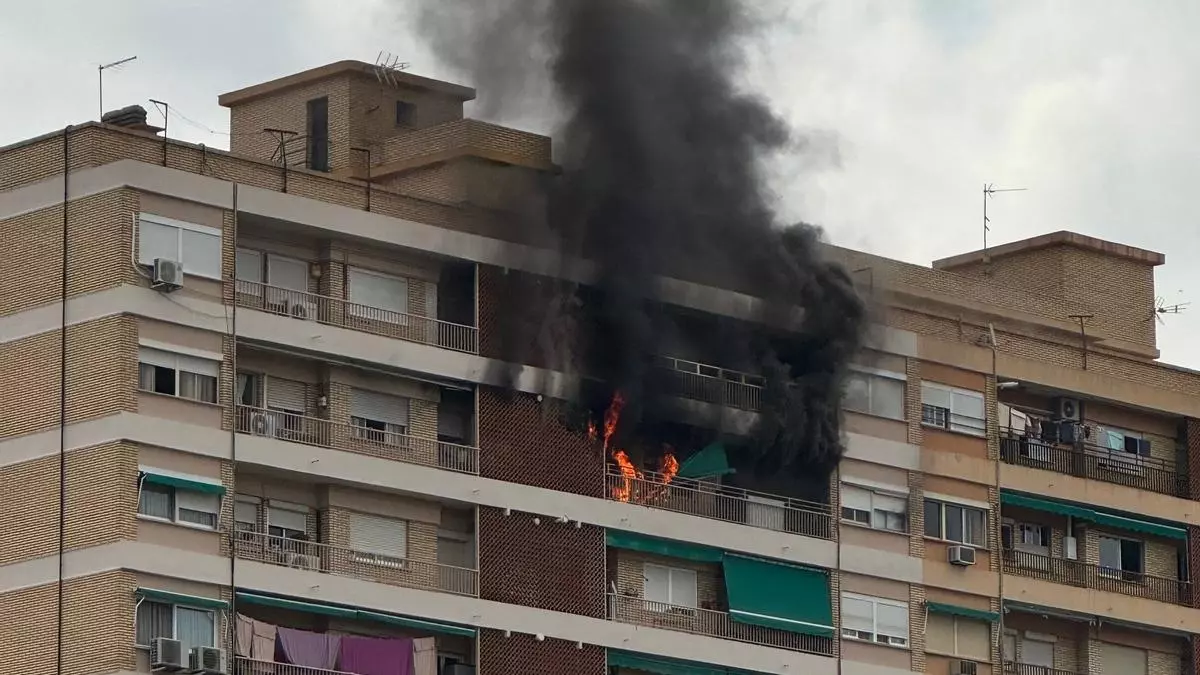 Arde un piso en el barrio de Campanar de València