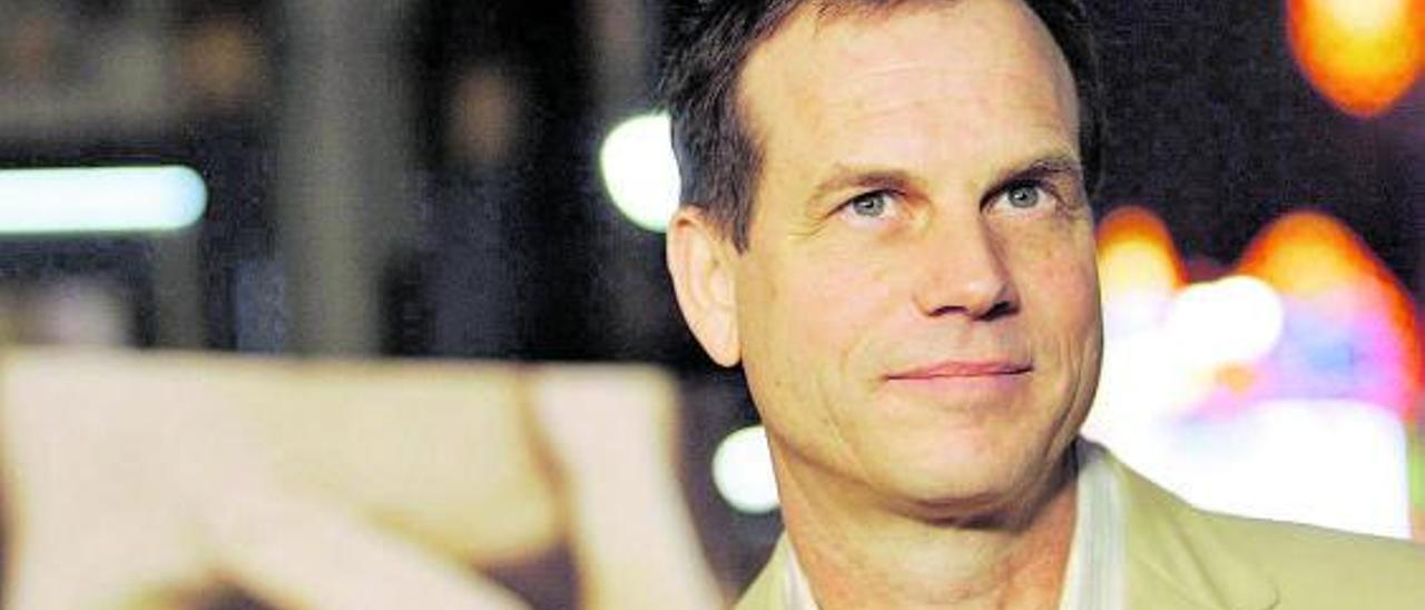 El actor Bill Paxton, que de niño tuvo daño cardiaco  y murió a los 61 años. |