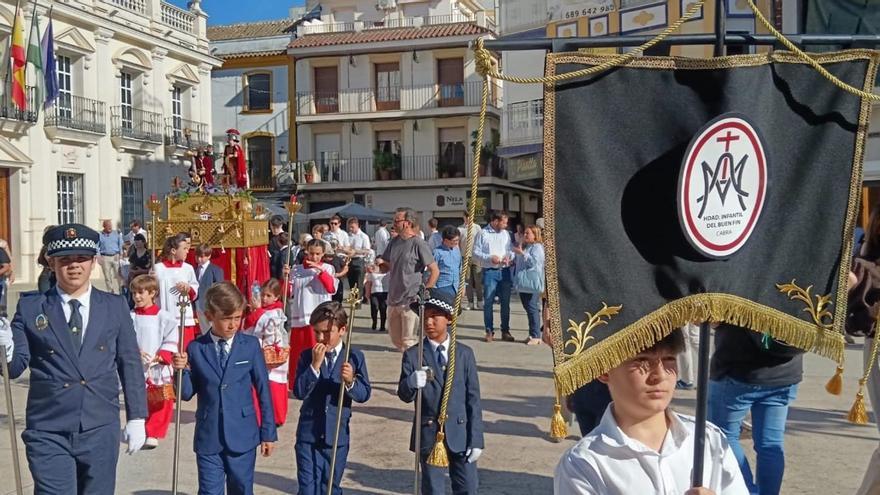 Diecisiete pasos y más de 300 niños participan en el certamen infantil de Cabra