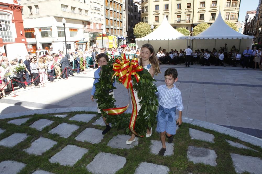 Ofrenda floral a Jovellanos en Gijón