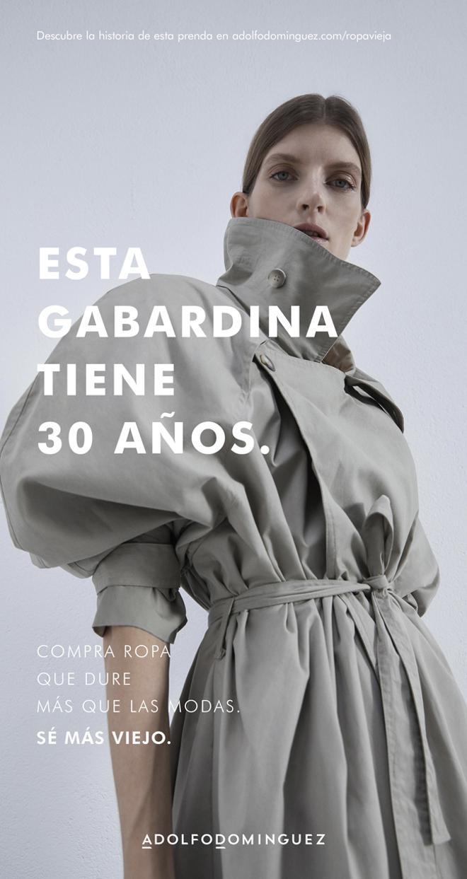 Gabardina. 30 años.