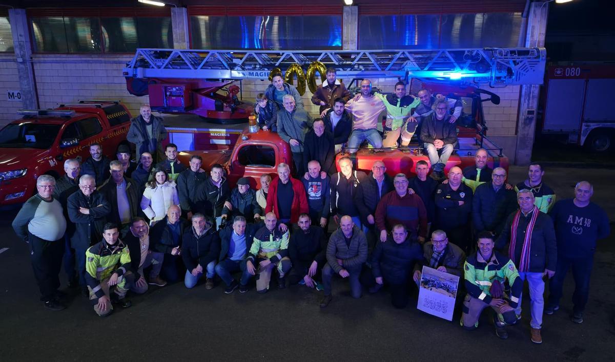 Los Bomberos de Badajoz homenajean a su compañero, Manuel Rosado, en su 100 cumpleaños