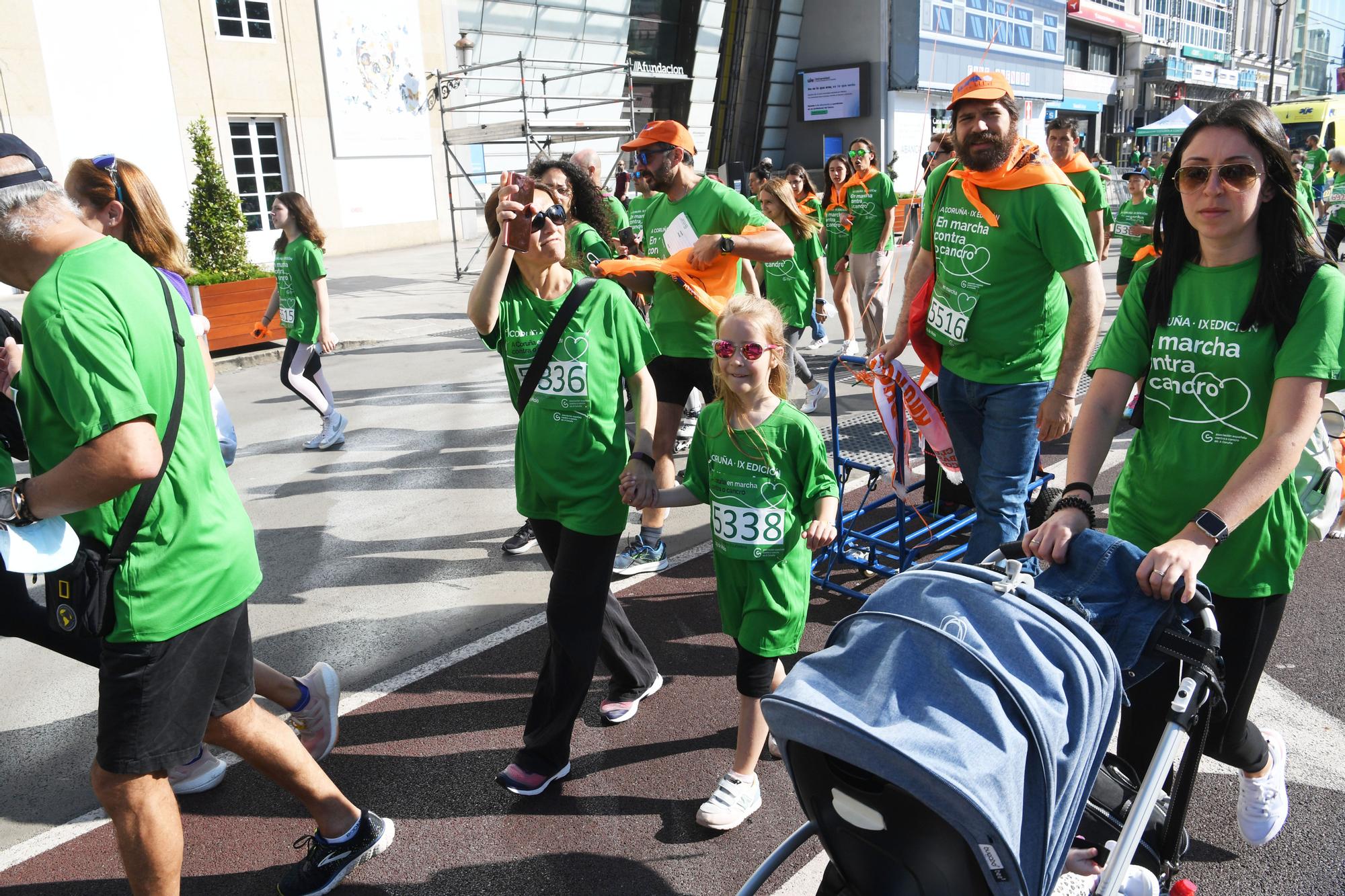 La Carrera contra el Cáncer tiñe de verde la ciudad