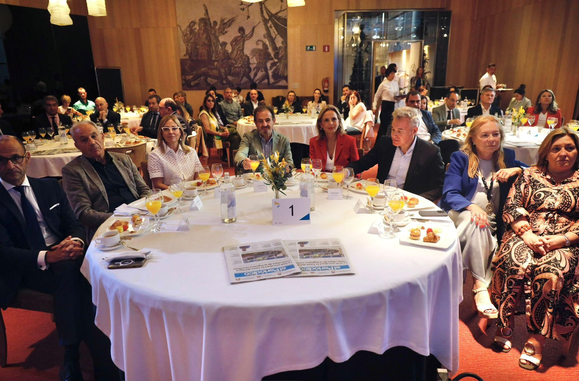 Natalia Chueca, en los Desayunos-Coloquios de EL PERIÓDICO DE ARAGÓN