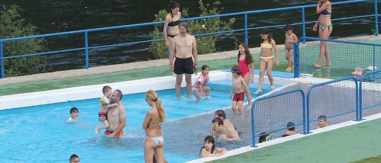 Piscinas de Oira en Ourense. //I. Osorio