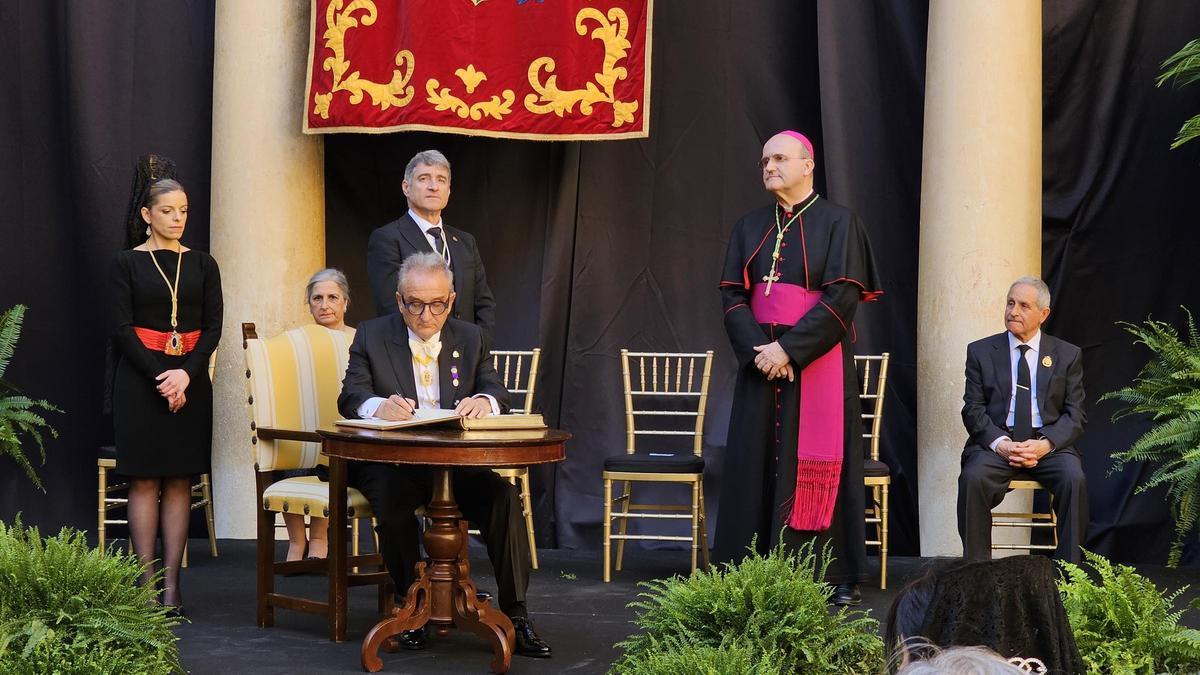 Así ha sido la recepción del Caballero Cubierto 2025 en Orihuela