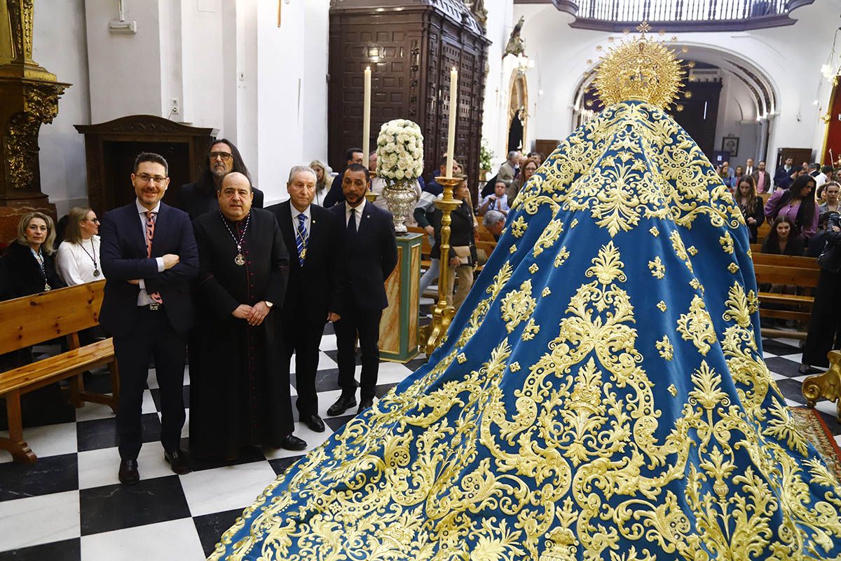 El nuevo manto de la Virgen de la Trinidad, en imágenes