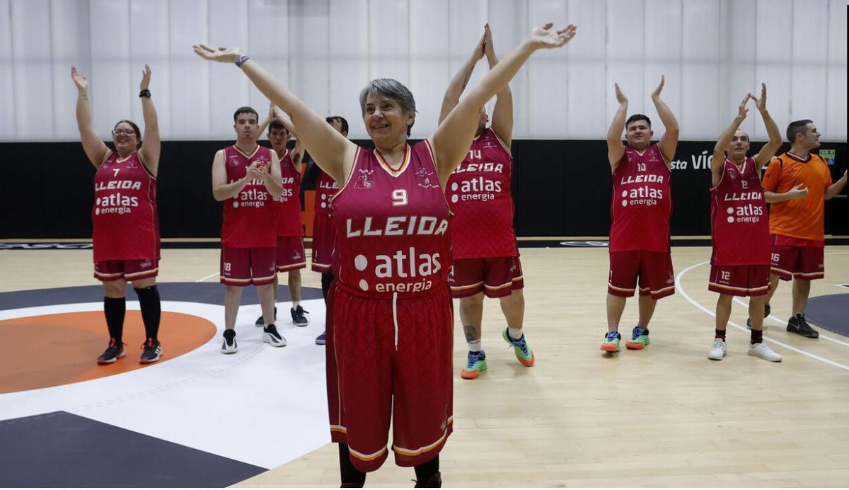El equipo del Lleida, en la primera jornada de la Copa Campeones en L'Alqueria del Basket.
