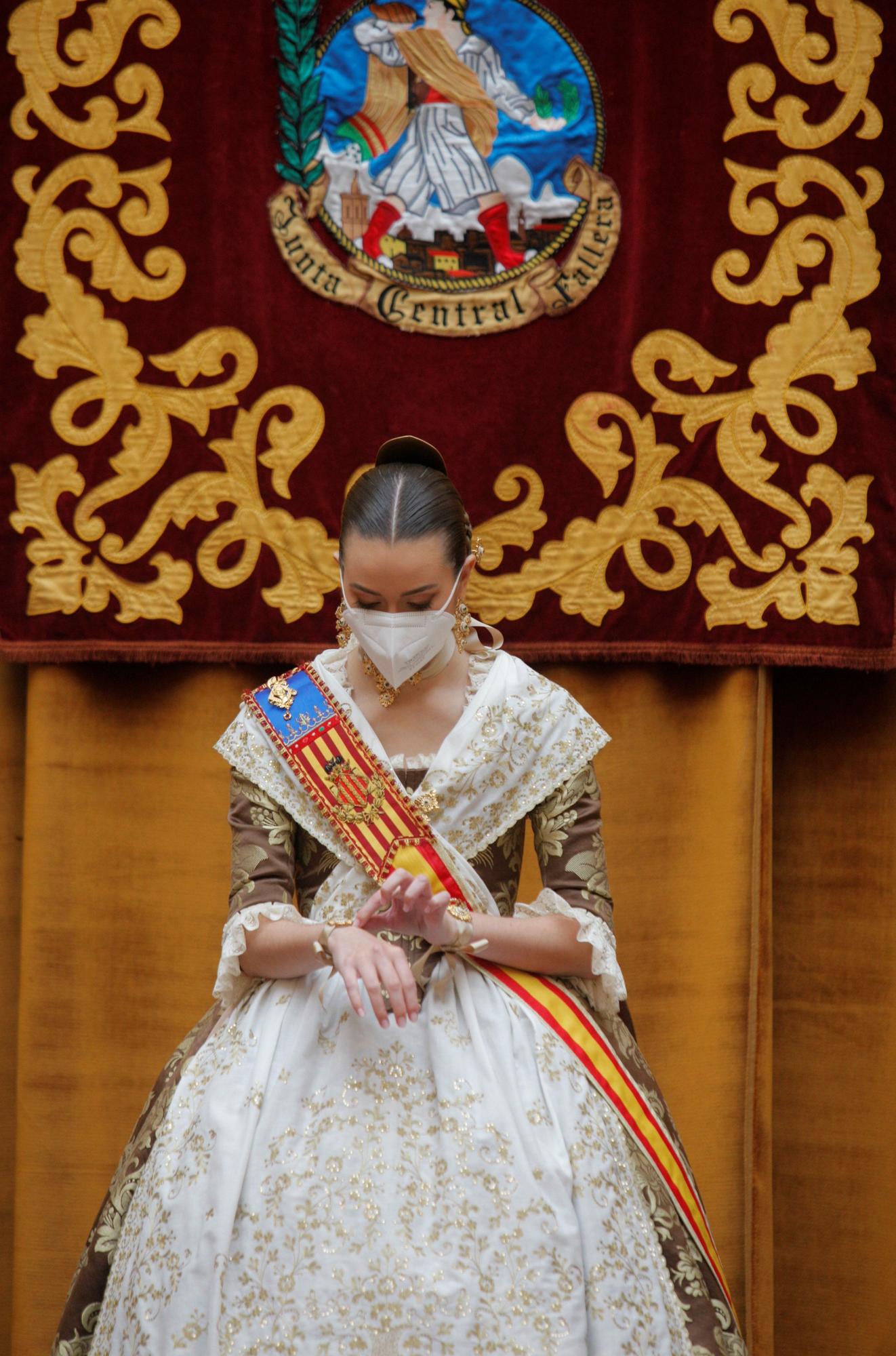 Sábado de Fallas en abril para Consuelo Llobell y la corte