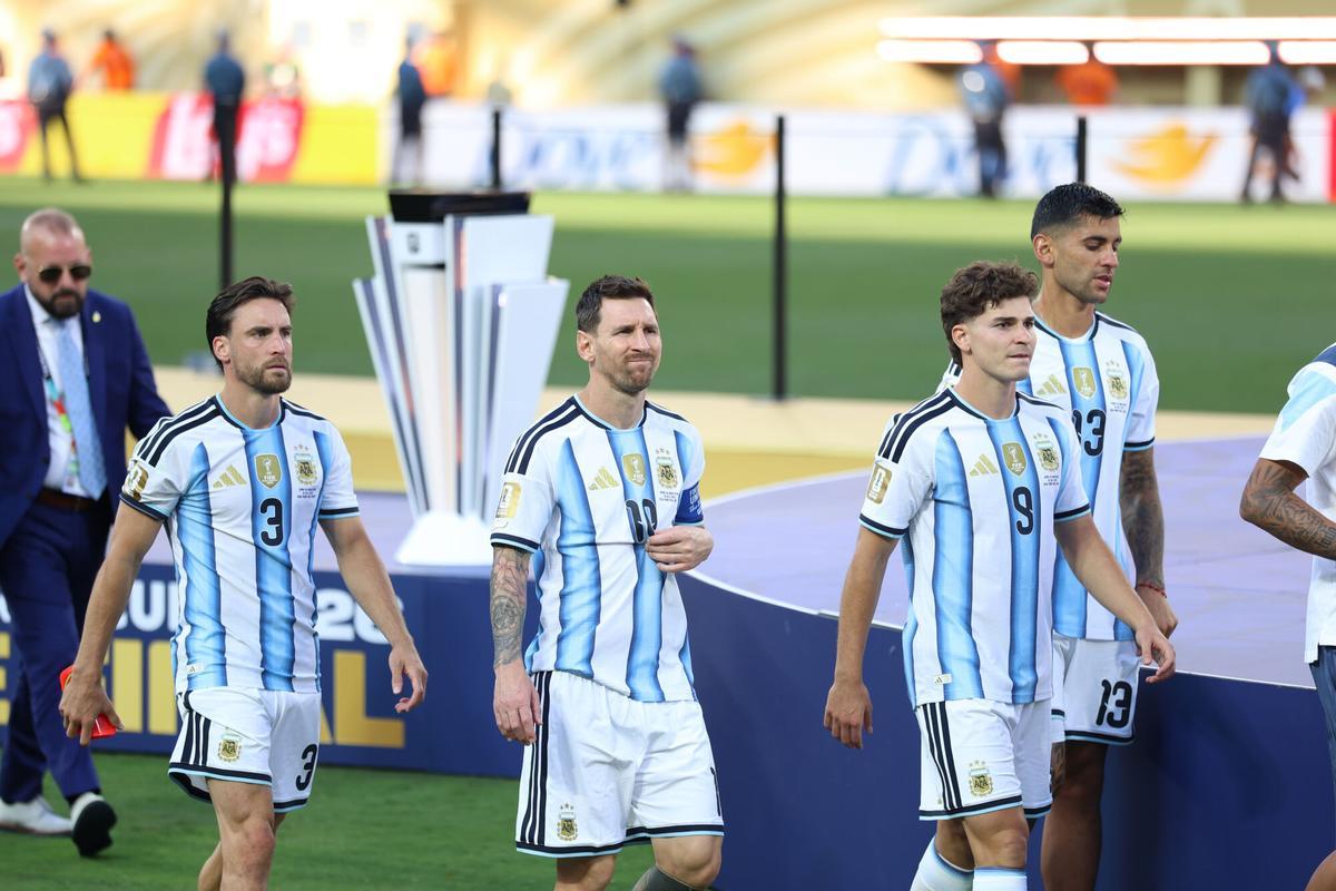 Julián Álvarez y Cuti Romero, compañeros en la selección