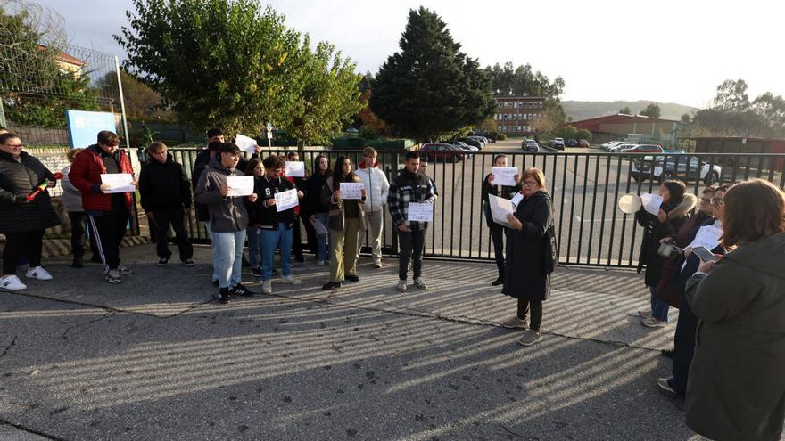 La protesta durante la jornada de ayer en el centro educativo.