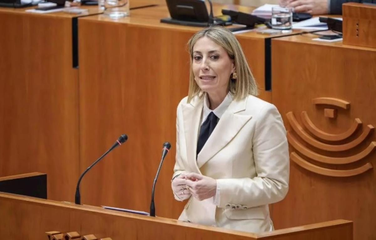 María Guardiola en la segunda sesión del pleno de investidura.