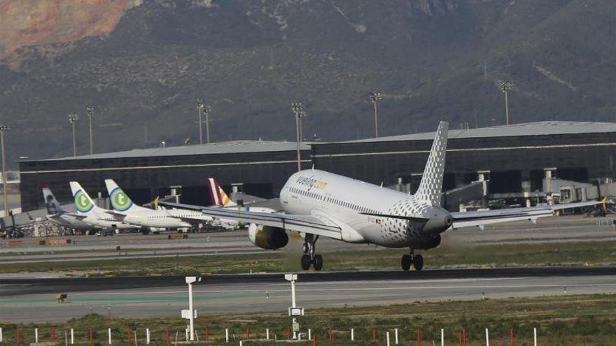 Vueling cancela 246 vuelos en dos días por la huelga de pilotos