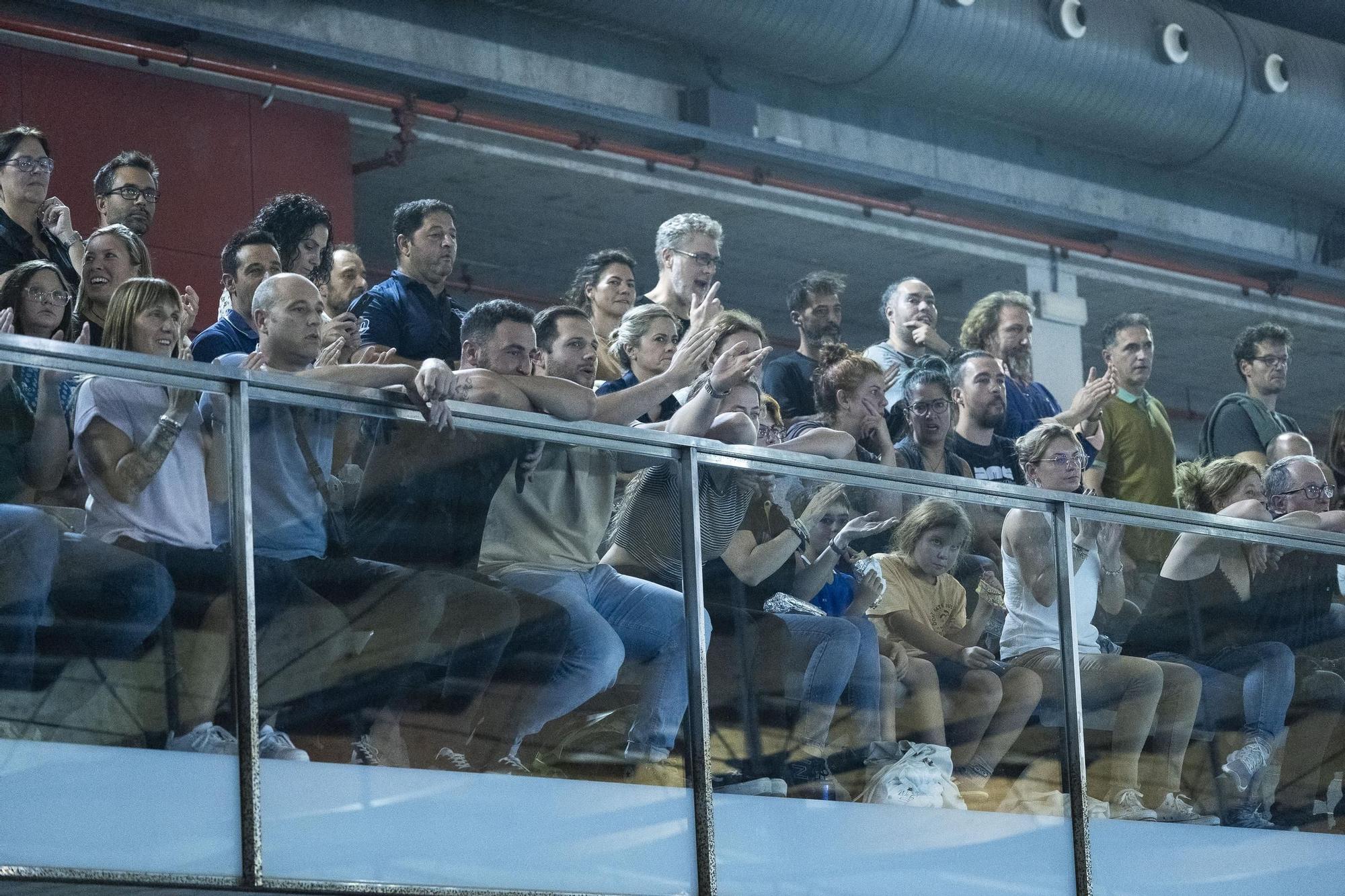 Imatges de la final de la Copa Catalunya de waterpolo entre l'Atlètic Barceloneta i el CN Sabadell