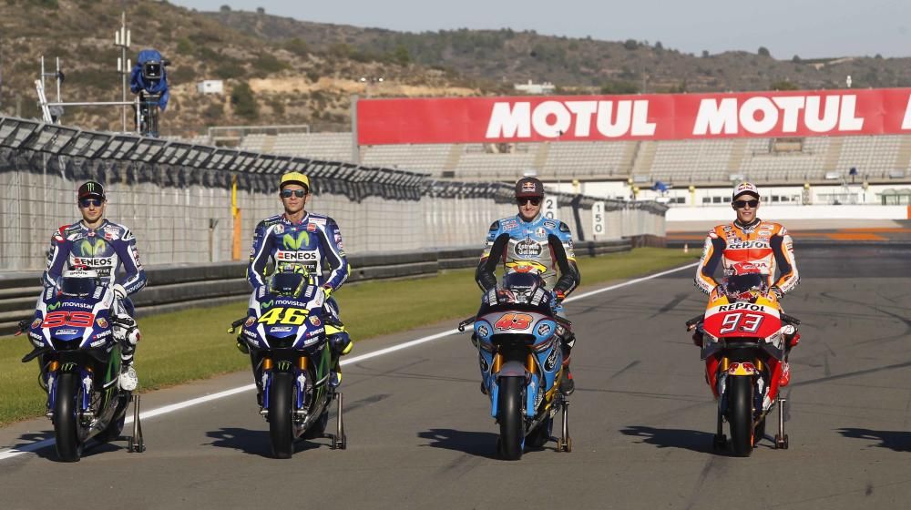 Así se hizo la foto de los nueve gandadores de la temporada en #MotoGP