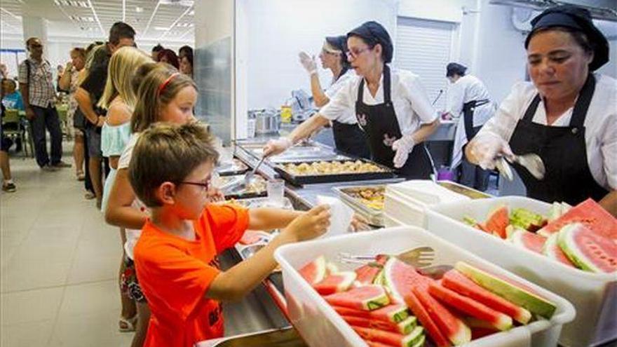 Los becados de comedor no tendrán que solicitar la ayuda para tenerla en verano