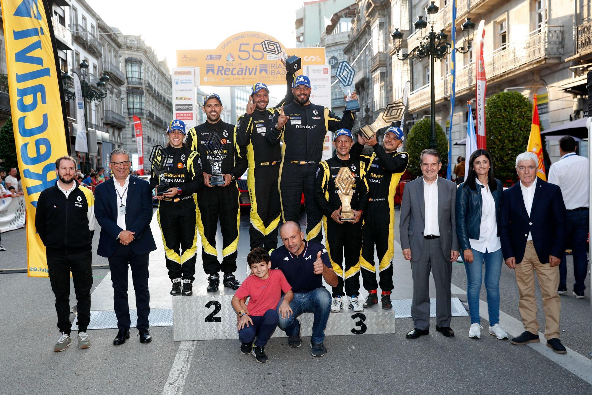 Víctor Senra arrasa en el Rallye Rías Baixas