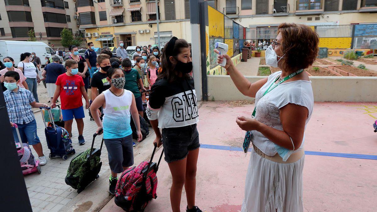 ´La mejora de los indicadores de la pandemia permite a Educación abrir la puerta a las clases totalmente presenciales