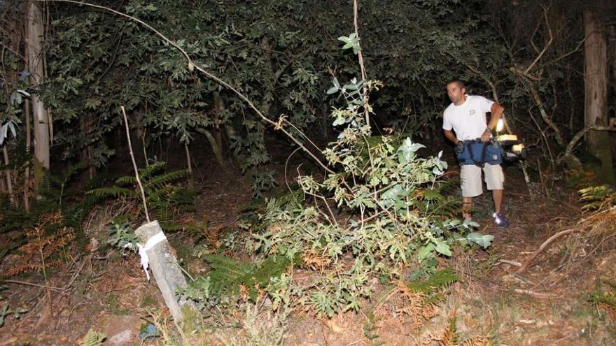 El recluso cuyo cadáver apareció en un monte de A Lama murió por arma de fuego