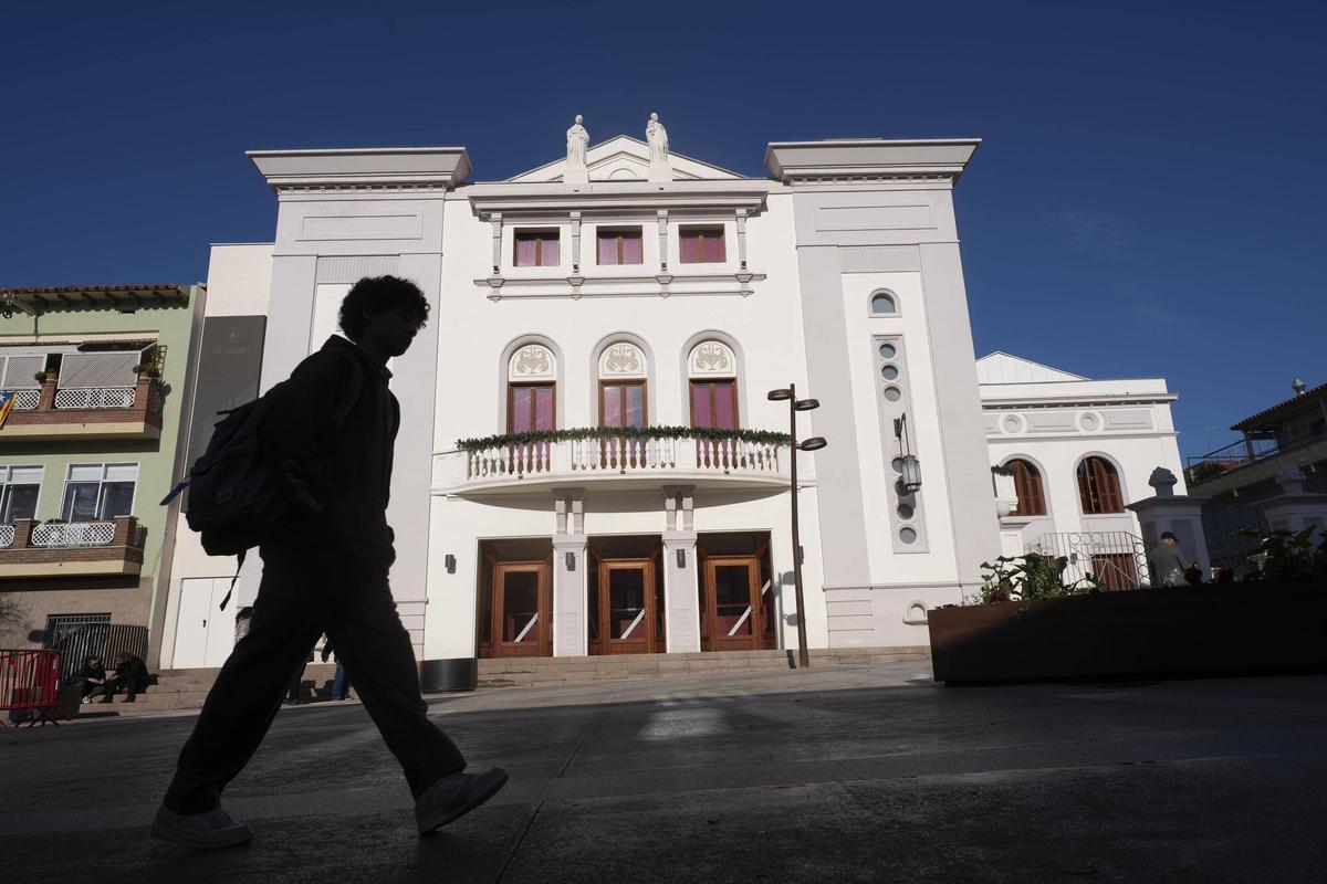 Rubí 18/12/2025 Testimonios que vivieron historias que les han marcado en el Casino de Rubí, lugar emblemático de la ciudad que ahora ha reabierto después de décadas cerrado. Fotografía de Ferran Nadeu