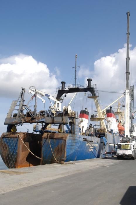 KAPITAN BOGOMOLOV BARCO PESQUERO RUSO ATRACADO ...