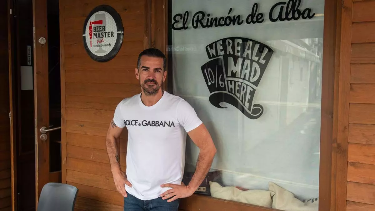 Iago Cagiao baja la persiana de El Rincón de Alba tras una década en A Coruña y prepara su salto a Betanzos: "Quería un final bonito"