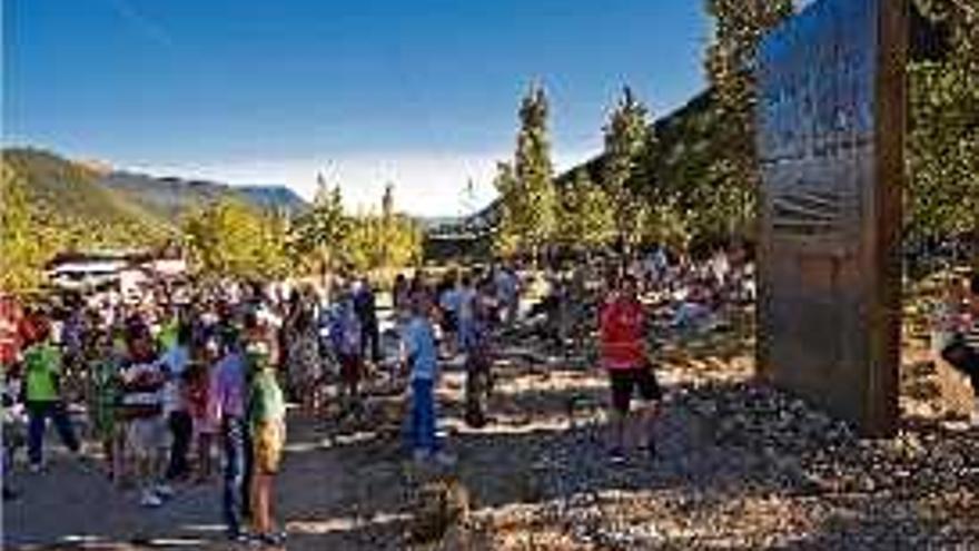 Inauguració del parc Memorial del Càmping Las Nieves.