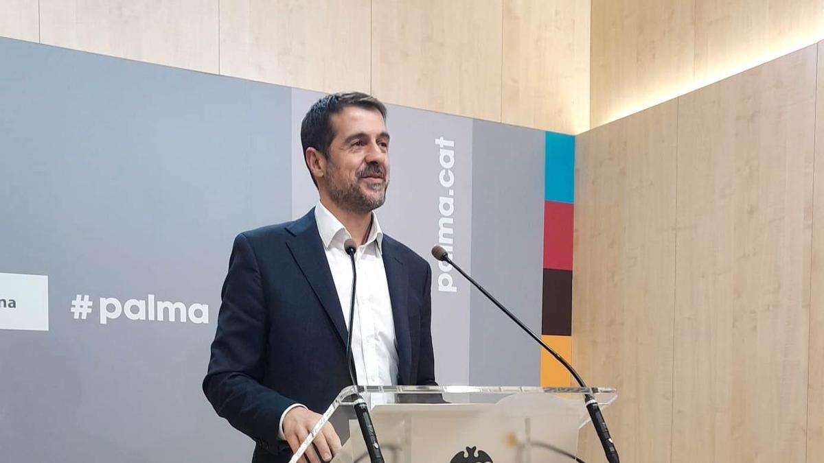 El concejal Adrià García el pasado viernes en la presentación del balance de Hacienda del pasado año.