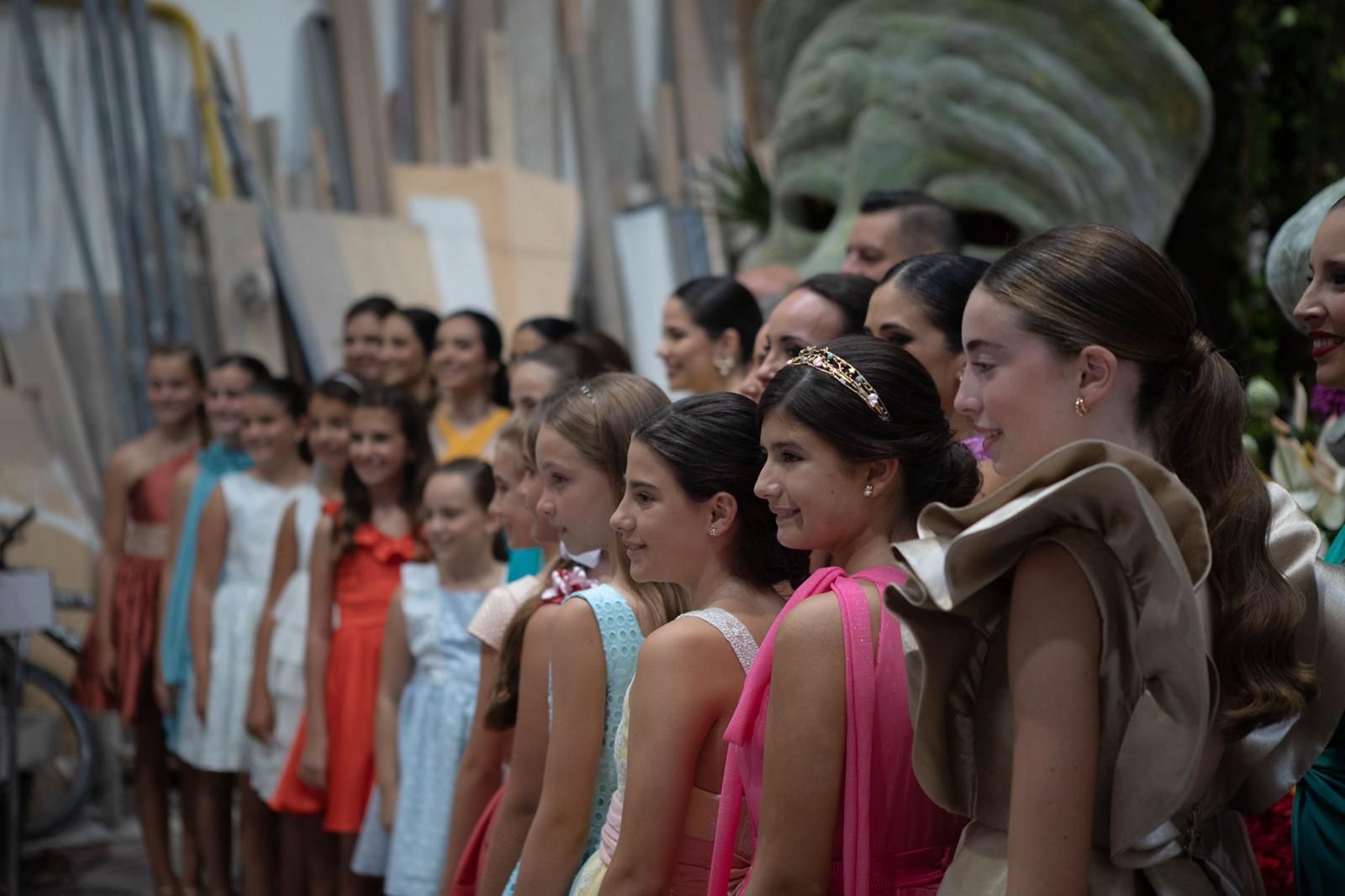 Las carrozas listas para la Batalla de Flores