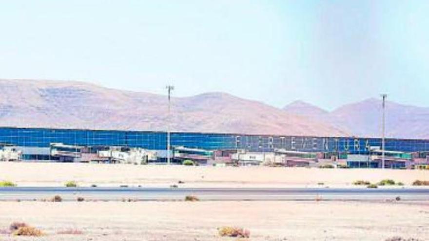 La capital cambia el nombre del aeropuerto, que se llamará Las Parteras y no de Fuerteventura
