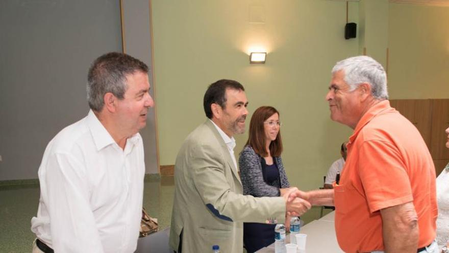 Castejón y López visitan los clubes de personas mayores