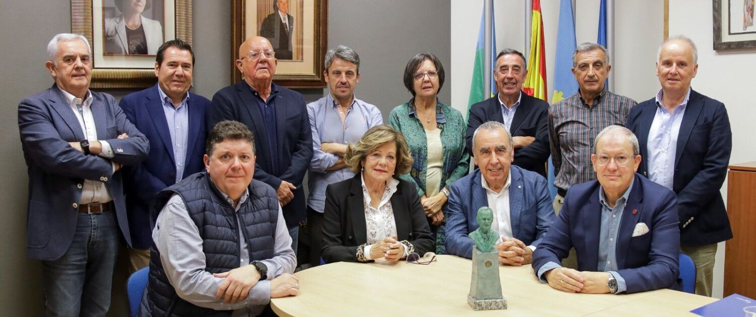 Patronato de la Fundación Marino Gutiérrez Suárez y jurado que falla el Premio Especial.
