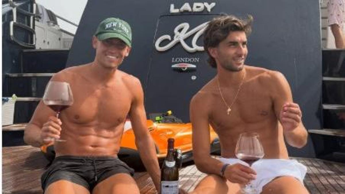 Marcos Llorente y Ferran Torres presumen de sus vacaciones juntos en Ibiza a bordo de un yate