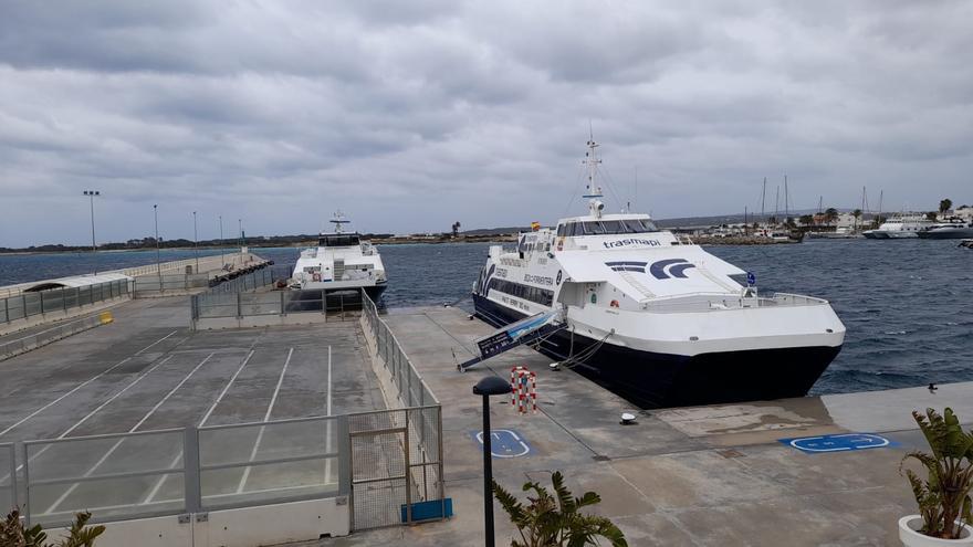 La mala mar obliga a cerrar el puerto de Formentera