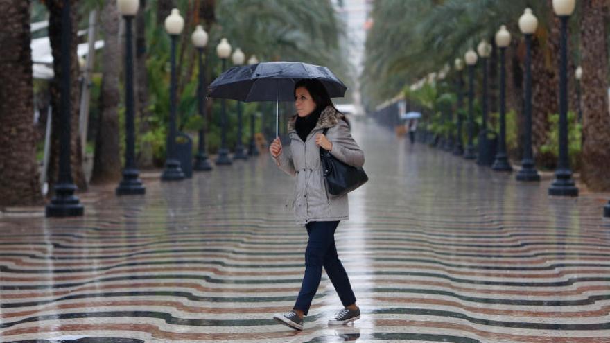 Las tormentas alivian la sequía en Alicante y caen 420 rayos en la provincia