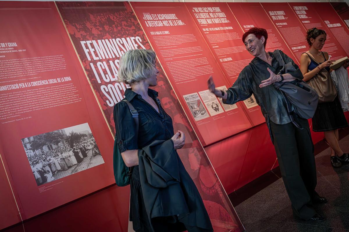 Exposición Vindran les dones. 150 anys de lluites als carrers de Barcelona, una muestra del Museu d'Història de Barcelona este 2 de junio de 2026.