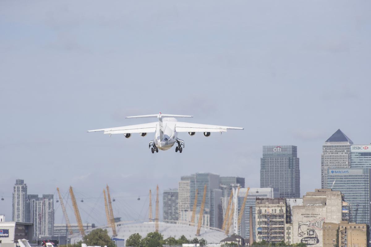 London City Airport junto a Canary Wharf y Arena O2