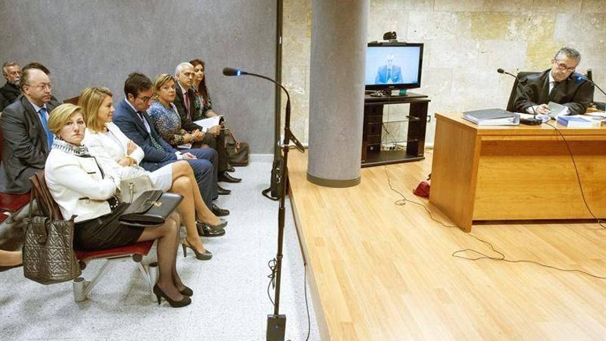 Bárcenas declara que pagó en mano a Cospedal en la sede del PP y en el Senado