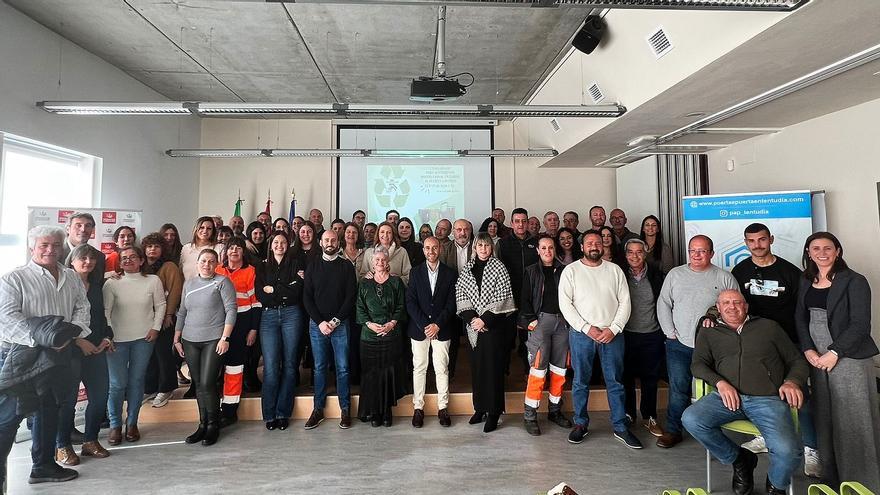 La mancomunidad de Tentudía celebra una jornada institucional sobre el ‘puerta a puerta’