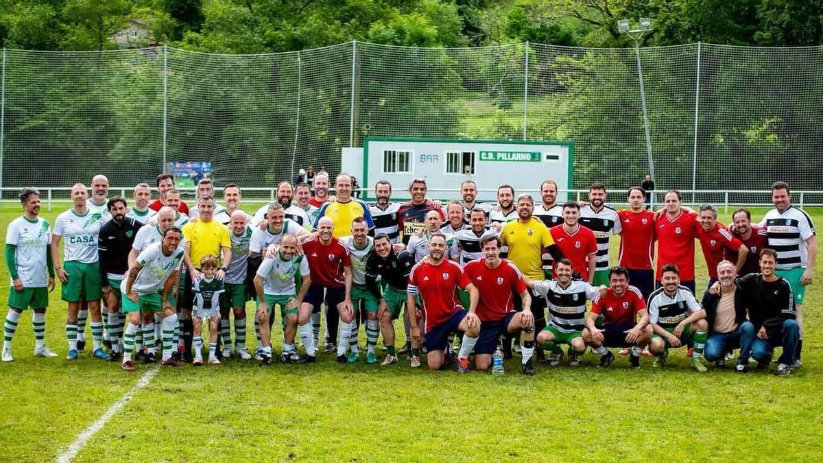 Foto de familia de los jugadores tras el torneo.