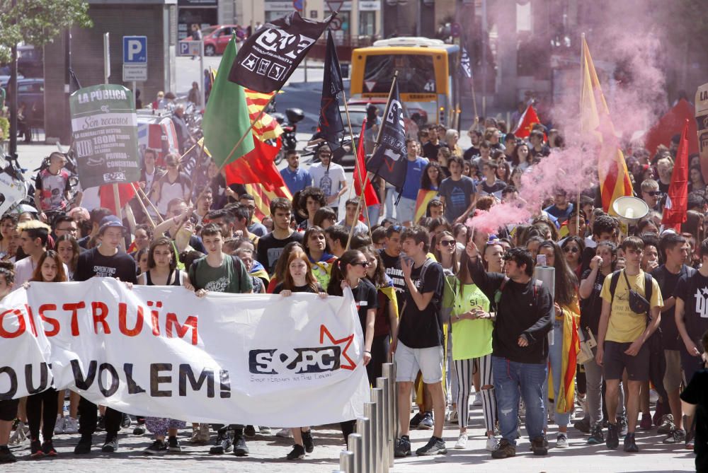 Manifestació d''estudiants universitaris a Girona