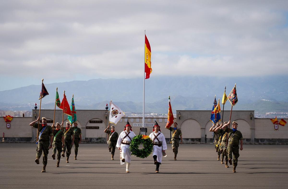 El general Ricardo Esteban se despide del mando de la Brigada Canarias XVI