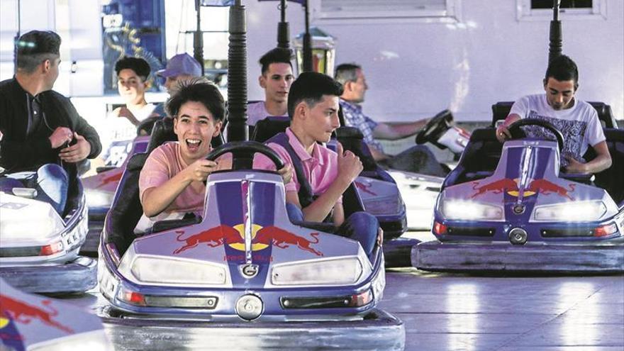 Día del niño con muchos padres en la feria de Cáceres