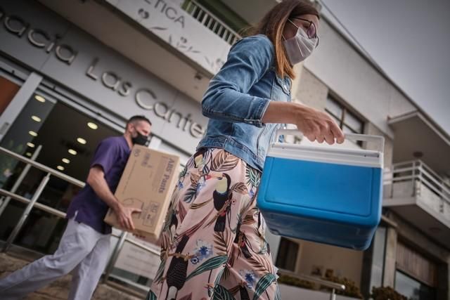 Recorrido con farmacéuticos por varios caseríos de Anaga, donde reparten medicamentos y atienden a personas en lugares aislados o con problemas para desplazarse  | 05/08/2020 | Fotógrafo: Andrés Gutiérrez Taberne