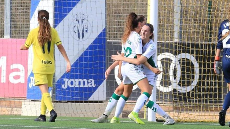 Las jugadoras del Elche celebran el segundo gol frente al Villarreal B