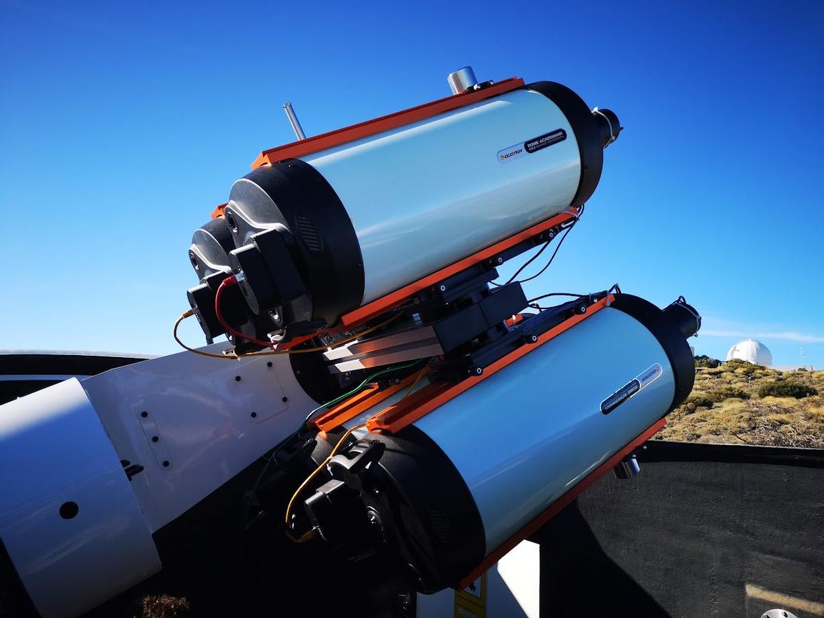 Prototipo de telescopio instalado en el Observatorio del Teide, uno de los cuatro que formarán parte de la red de vigilancia de asteroides.