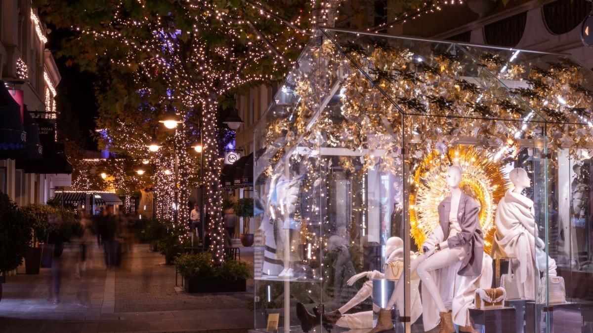 Las Rozas Village se ha vestido de gala para celebrar la llegada de la Navidad.